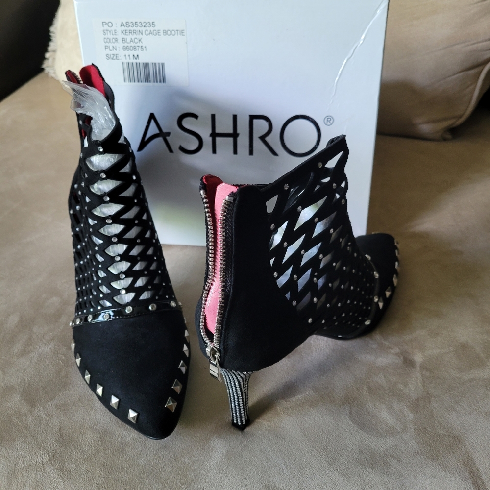Black Heel Shoes Never Worn 2 inch heel